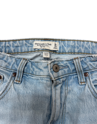 Abercrombie - Curve Love High Rise 90s Relaxed Jean