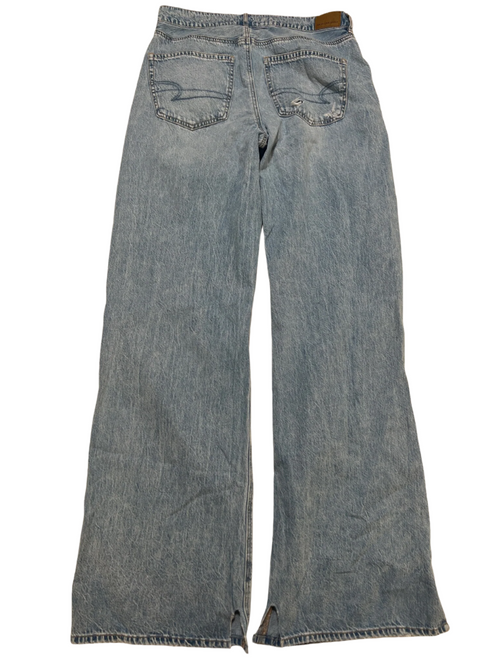 American Eagle- Light Wash Distressed Jeans