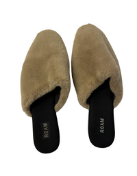 Roam - Fur Slides (New)