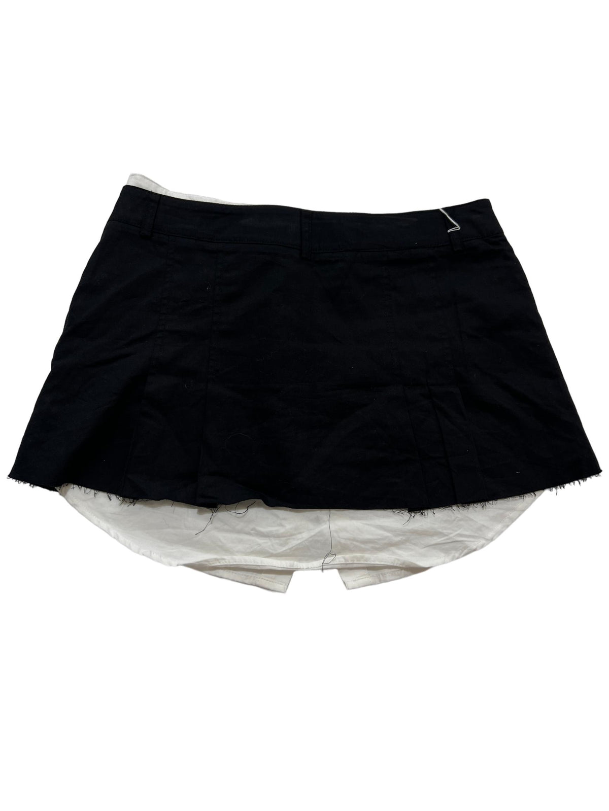 Pretty Little Thing - Black Pleated Mini Skirt