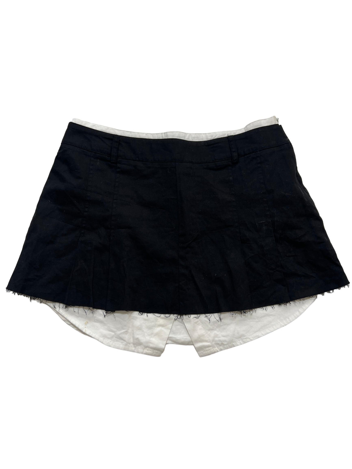 Pretty Little Thing - Black Pleated Mini Skirt