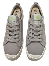 Cariuma - Light Grey Low Top Sneakers