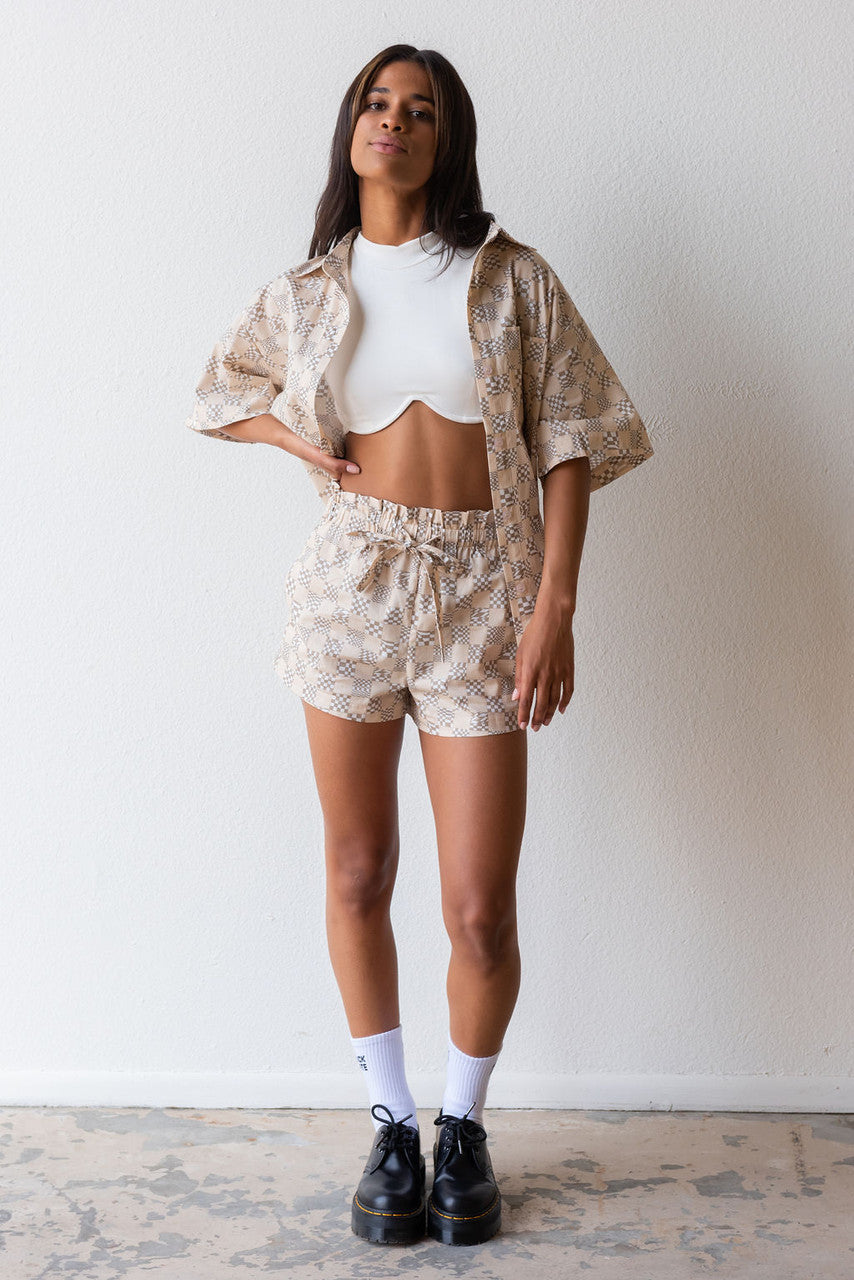 CALISTYLE City Girl Short In Beige Check